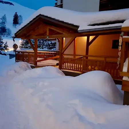 Apartment Cosy Aux Deux Alpes, Au Pied Des Pistes, Pour 4 Pers, Balcon, Parking, Proche Commodites - Fr-1-516-211 *