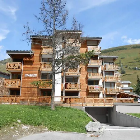 Apartment Cosy Aux Deux Alpes, Au Pied Des Pistes, Pour 4 Pers, Balcon, Parking, Proche Commodites - Fr-1-516-211 *